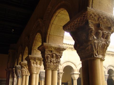 image Capiteles del claustro de la Catedral de Tudela, Navarra