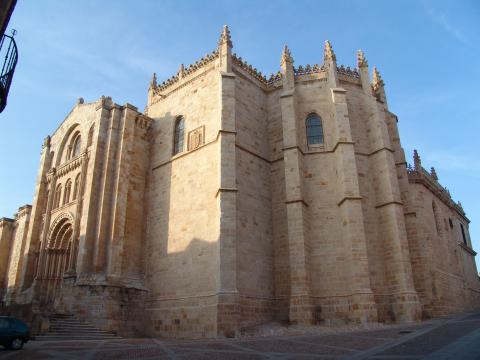 image Puerta del Obispo, Catedral de Zamora