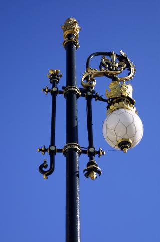 image Farola del Palacio Real, Madrid