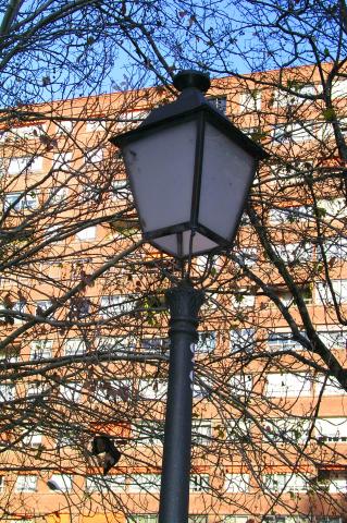 image Farola en zona de Cuzco, Madrid