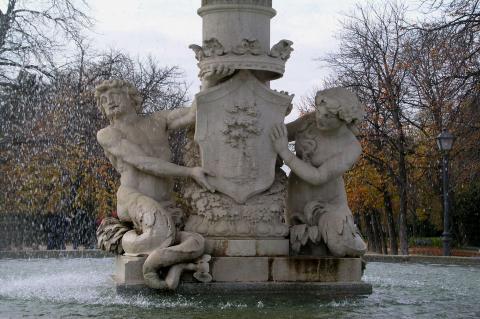 image Fuente de la Alcachofa. Parque del Retiro, Madrid