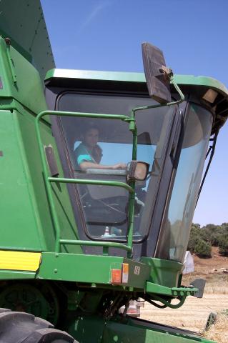 image Cabina de una cosechadora