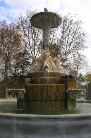 image Fuente de los Galápagos, Parque del Retiro, Madrid