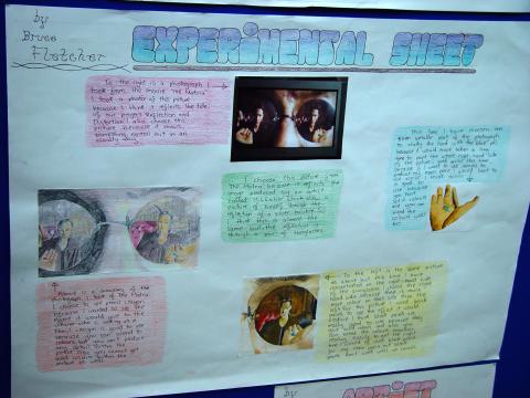 image Exposición de trabajos en aula de arte