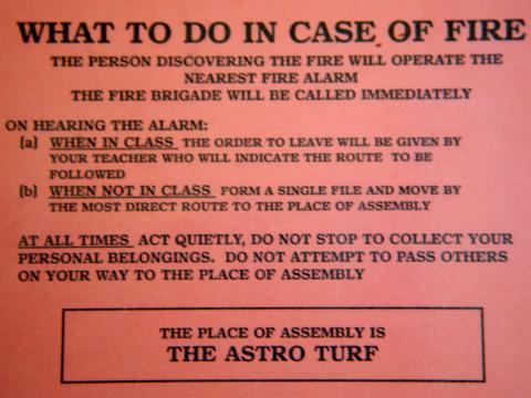 image Instrucciones en caso de incendio