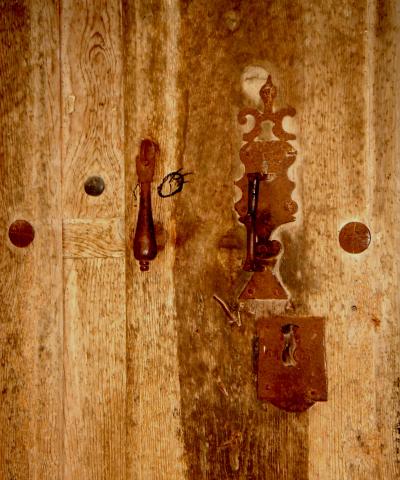 image Aldaba y cerradura