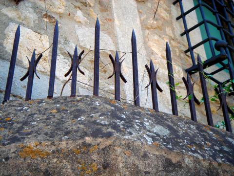 image Verja de muro