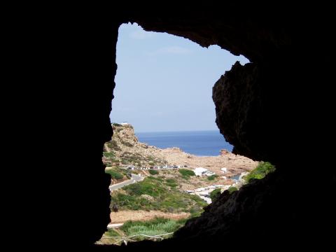 image Gruta en Cala Morell, Menorca, Islas Baleares