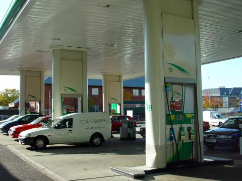 image Vista parcial de gasolinera