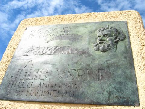 image Monumento a Julio Verne en La Mola, Formentera, Islas Baleares
