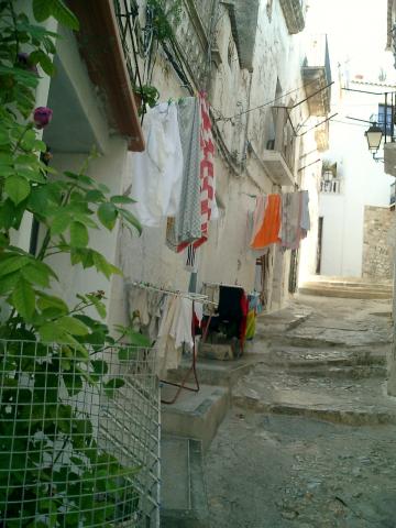 image Calles que se empinan en Dalt Vila, Ibiza, Islas Baleares