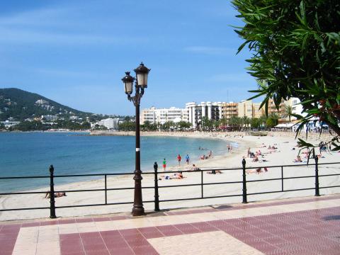 image Playa de Santa Eulalia del Río, Ibiza, Islas Baleares