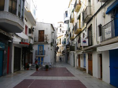 image Zona de bares nocturnos por la mañana, Ibiza, Islas Baleares