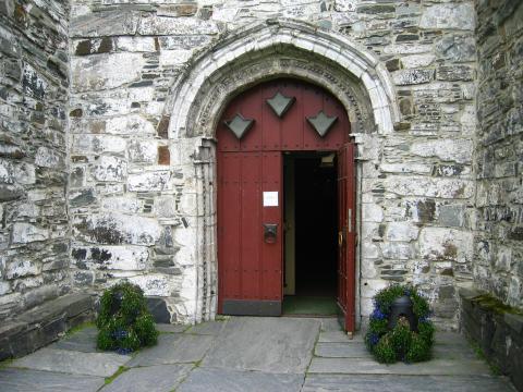 image Iglesia de San Miguel o Vangskyrkja, Voss, Noruega