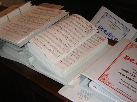 image Partituras junto al órgano, Vangskyrkja, Noruega