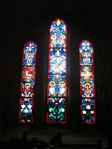 image Vidrieras medievales de la Vangskyrkja, Noruega