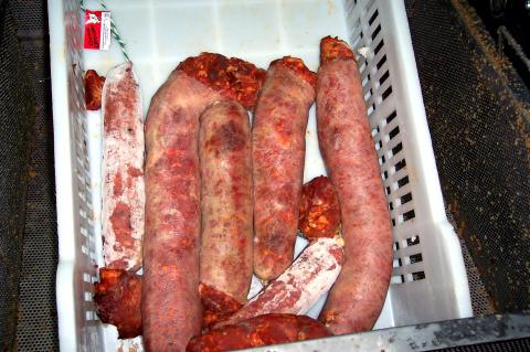 image Chorizos recién embutidos