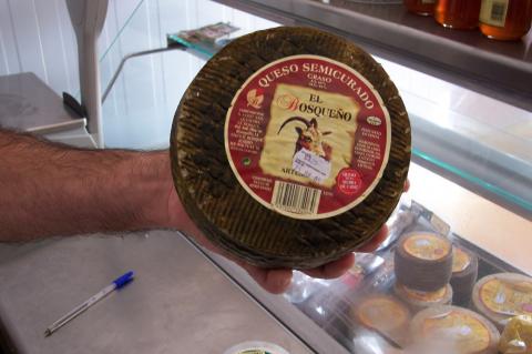 image Queso semicurado etiquetado