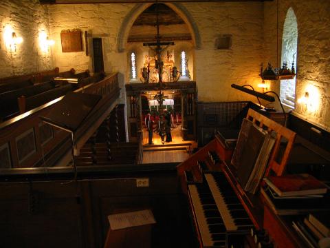 image Coro de la iglesia Vangskyrkja, Noruega