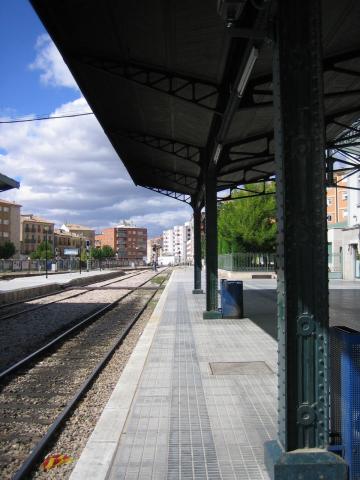 image Andén de la estación de ferrocarril, Cuenca