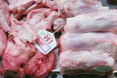 image Rabo, manos y morro de cerdo