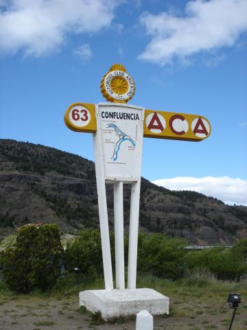 image Punto kilométrico en Isla Victoria, Parque Nacional Nahuel Huapi, Patagonia Andina, Argentina