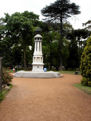 image Escultura en el Jardín Botánico de Buenos Aires, Argentina