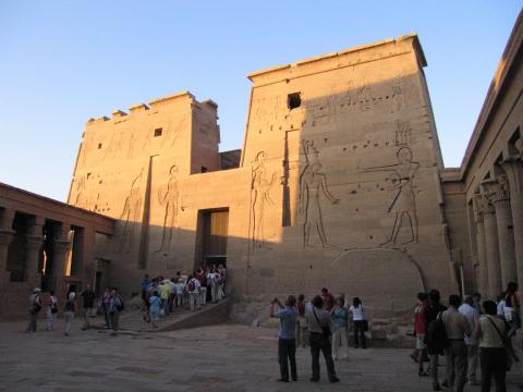 image Fachada del Templo de Isis, Philae, Egipto