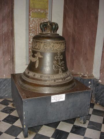 image Campana de la Patria, Iglesia de San Francisco, Salta, Argentina