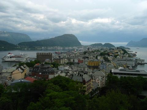 image Aalesund, vista desde el monte Fjellstua, Noruega