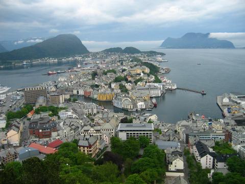 image Aalesund, vista desde el monte Fjellstua, Noruega