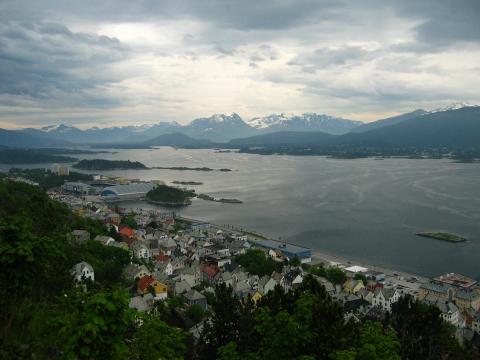 image Aalesund, vista desde el monte Fjellstua, Noruega