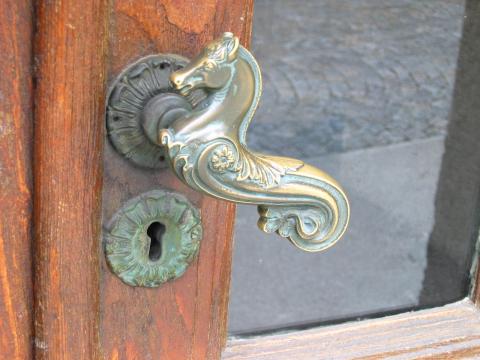 image Pomo artístico, en Aalesund, Noruega