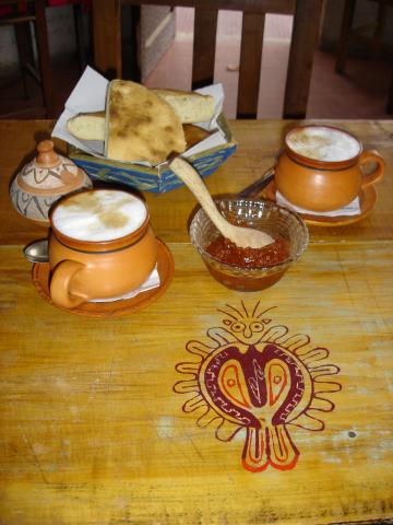 image Mesa con desayuno, Tilcara, Jujuy, Argentina