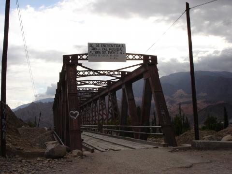 image Puente ferroviario, Púcara de Tilcara, Jujuy, Argentina