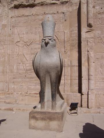 image Estatua de Horus, Edfú, Egipto