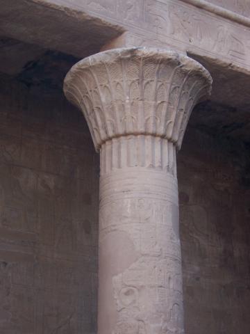 image Columna del Templo de Horus, Edfú, Egipto