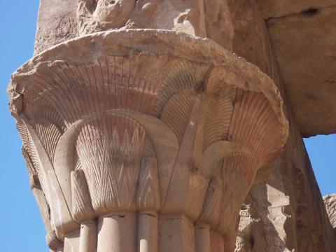 image Capitel del Templo de Horus, Edfú, Egipto