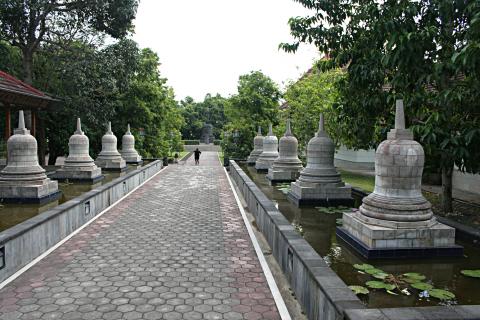 image Templo moderno budista, Templo Borobudur de Jogyakarta, Indonesia