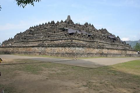 image Esquina oeste, Templo Borobudur de Jogyakarta, Indonesia