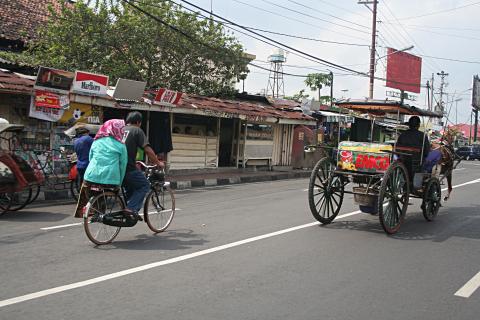 image Tráfico de Jogyakarta, Indonesia