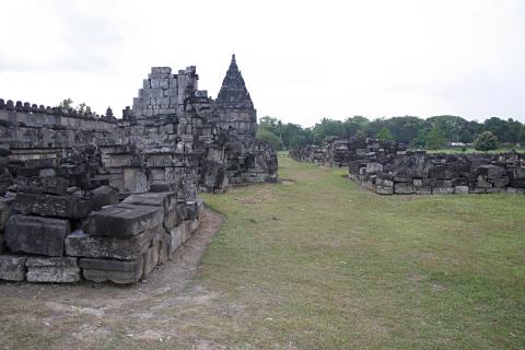 image Ruinas del templo Perwara, Prambanan, Jogyakarta, Indonesia