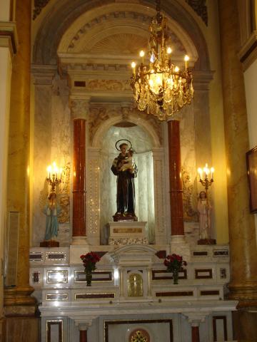 image Altar de San Antonio, Iglesia de San Francisco, San Salvador de Jujuy, Jujuy, Argentina
