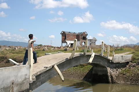 image Zona devastada, Campamento de pescado de Alunaga, Sumatra, Indonesia