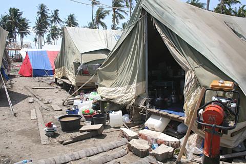 image Vista general de las tiendas del campamento liengke de Sumatra, Indonesia
