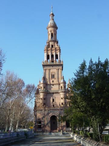 image Torre Norte de la Plaza de España de Sevilla