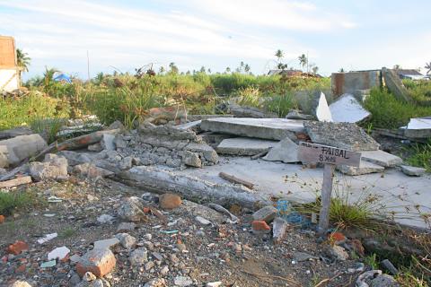 image Cartel reivindicando propiedad en Melaboh, Sumatra, Indonesia