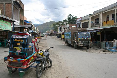 image Pueblo de pangururán en Lago Toba, Sumatra, Indonesia