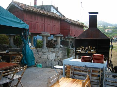 image Pulperia por la mañana, en Combarro