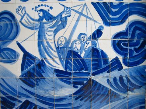 image Cerámica de la fachada de la Iglesia de San Xoaquiño, Isla de Ons, Pontevedra